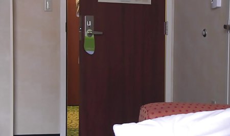 Fat Chicks bersenang-senang dengan xxx jepang pron tiga orang di sebuah bar