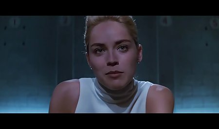 Dua wanita lesbian pemerkosaan sex japan bersenang-senang di sofa